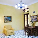 Ξενοδοχείο με διαμερίσματα Marina Corta