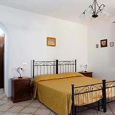Marina Corta 4*